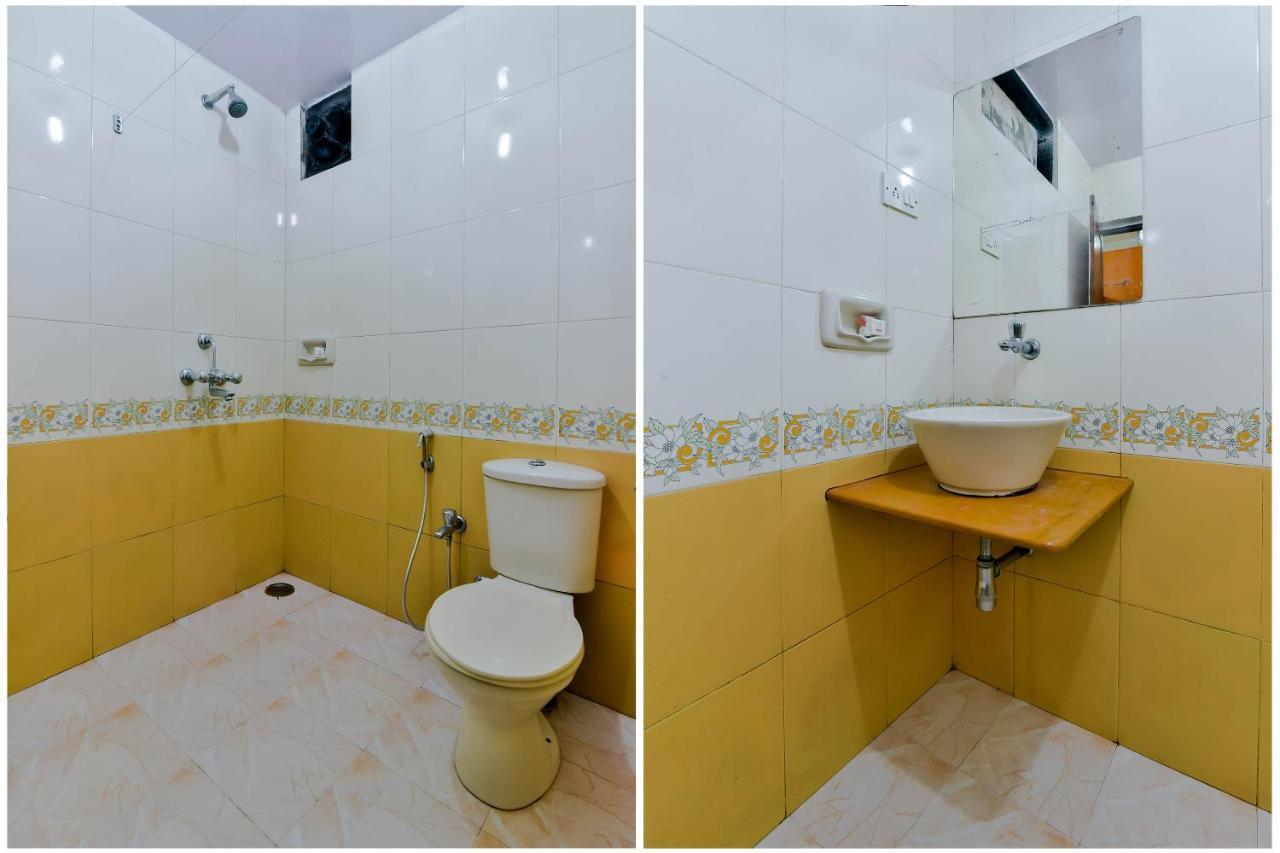 Hotel Manoshanti Панаджи Екстериор снимка