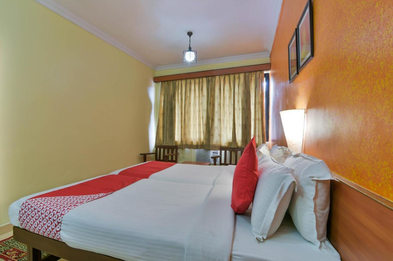 Hotel Manoshanti Панаджи Екстериор снимка