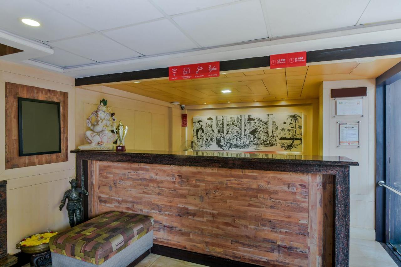 Hotel Manoshanti Панаджи Екстериор снимка